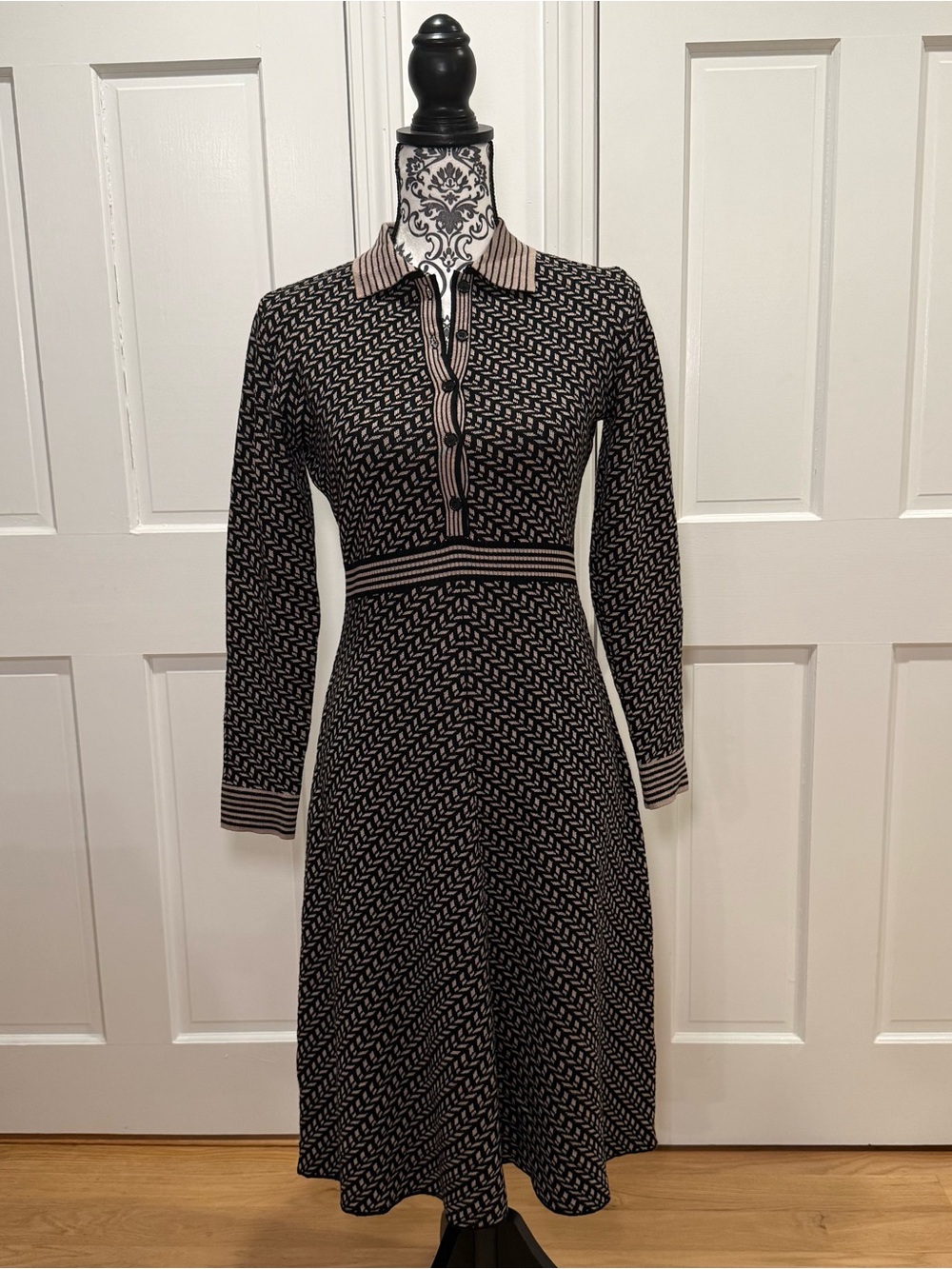 NWT Max Studio Geometric Knit Long Sleeve Polo Midi Dress Black Taupe XS